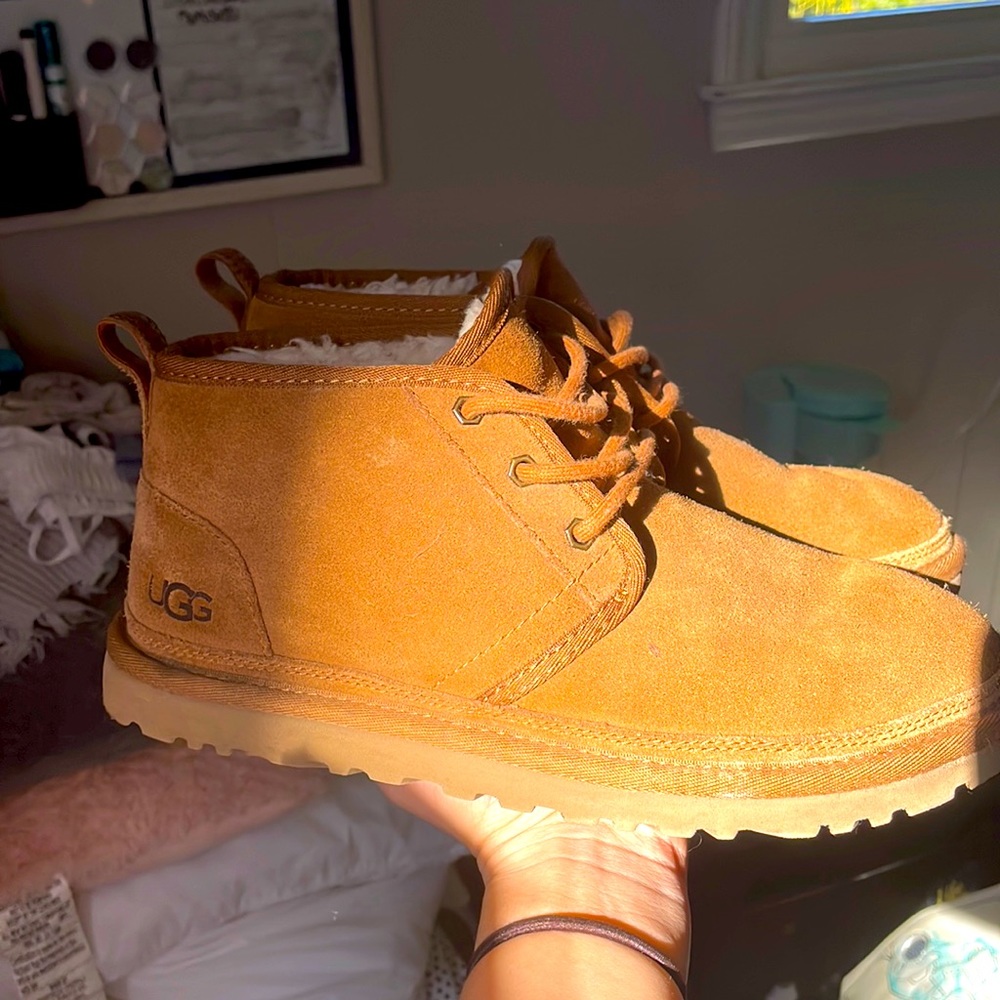 They have been worn maybe up to 10 times they’re really comfortable